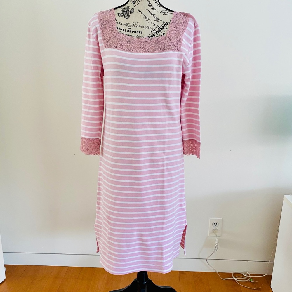 Armorlux pink long lounge dress/nightgown Size M